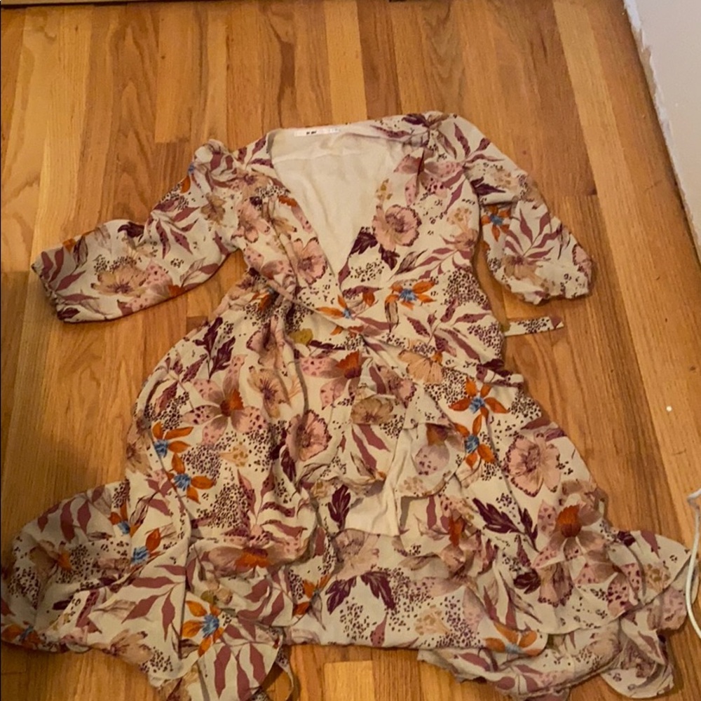 Flowy floral dress!